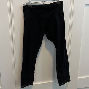 Lorna Jane cropped black leggings